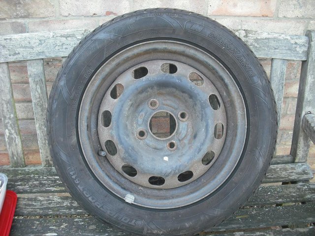 Image 3 of Ford Mondeo wheel and tyre 185/55/r14