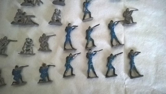 Image 2 of COLLECTION OF LEAD SOLDIERS some UNPAINTED and some painted