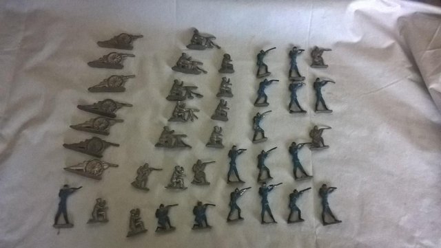 Image 3 of COLLECTION OF LEAD SOLDIERS some UNPAINTED and some painted