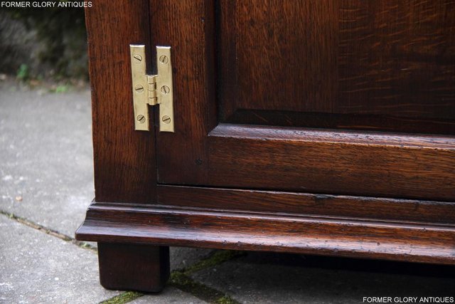 Image 17 of TITCHMARSH AND GOODWIN OAK SIDEBOARD DRESSER BASE HALL TABLE