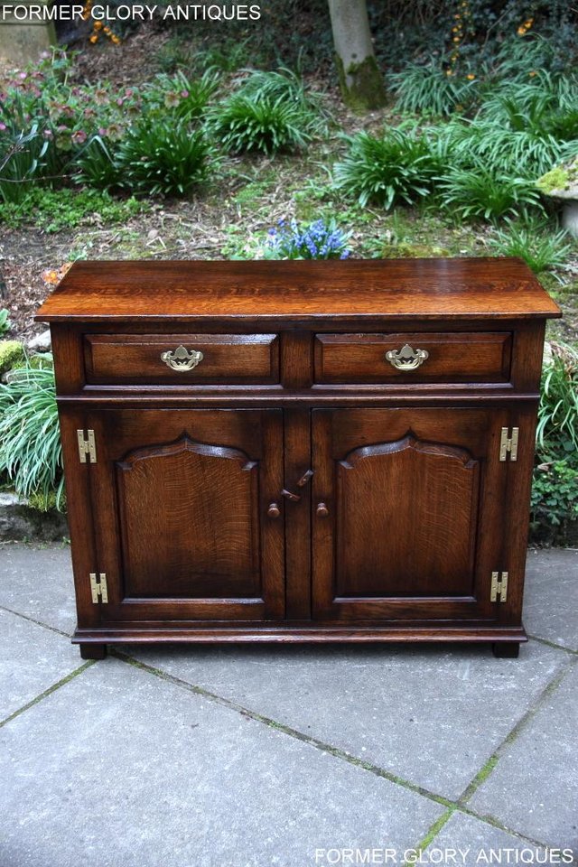 Image 20 of TITCHMARSH AND GOODWIN OAK SIDEBOARD DRESSER BASE HALL TABLE