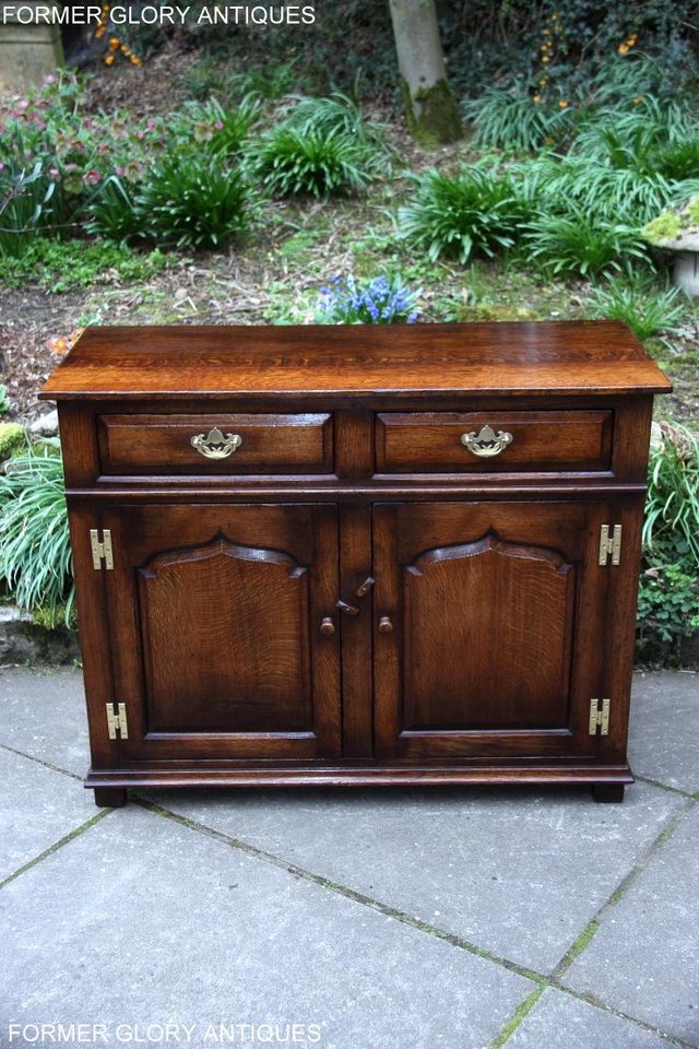 Image 104 of TITCHMARSH AND GOODWIN OAK SIDEBOARD DRESSER BASE HALL TABLE