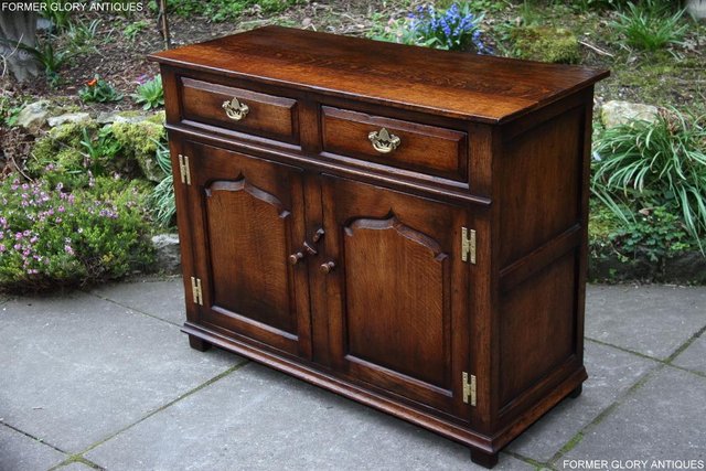 Image 108 of TITCHMARSH AND GOODWIN OAK SIDEBOARD DRESSER BASE HALL TABLE