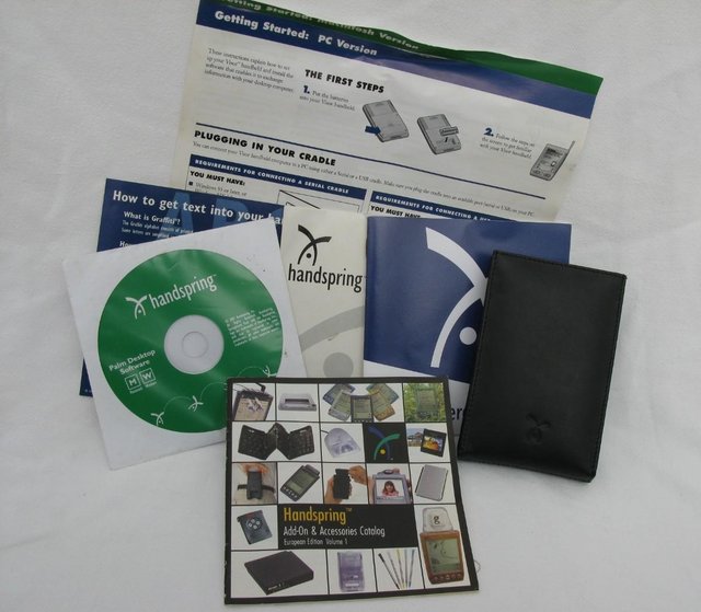 Preview of the first image of CD Rom, Leaflets and Case for Handspring Visor.