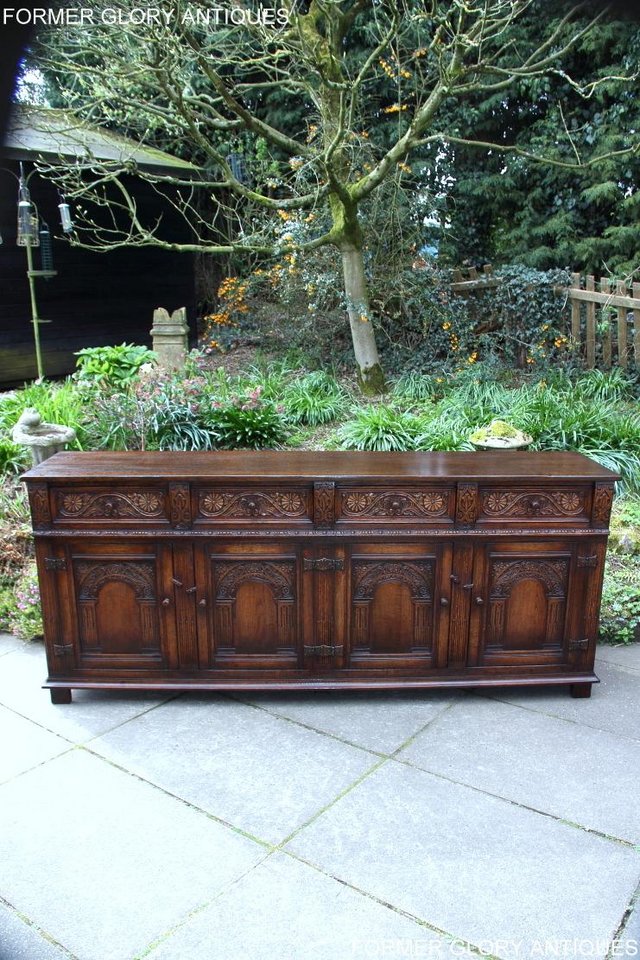 Image 36 of A TITCHMARSH AND GOODWIN CARVED OAK DRESSER BASE SIDEBOARD