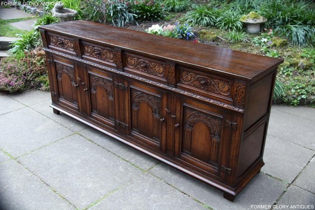 Image 40 of A TITCHMARSH AND GOODWIN CARVED OAK DRESSER BASE SIDEBOARD