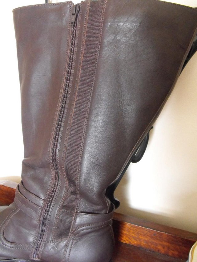 Image 2 of LADIES KNEE HIGH LEATHER BOOTS - SIZE 8-E,EXTRA WIDE CALF