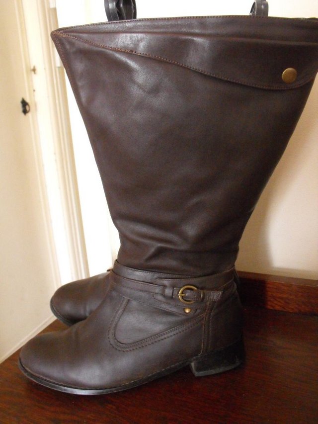 Image 3 of LADIES KNEE HIGH LEATHER BOOTS - SIZE 8-E,EXTRA WIDE CALF
