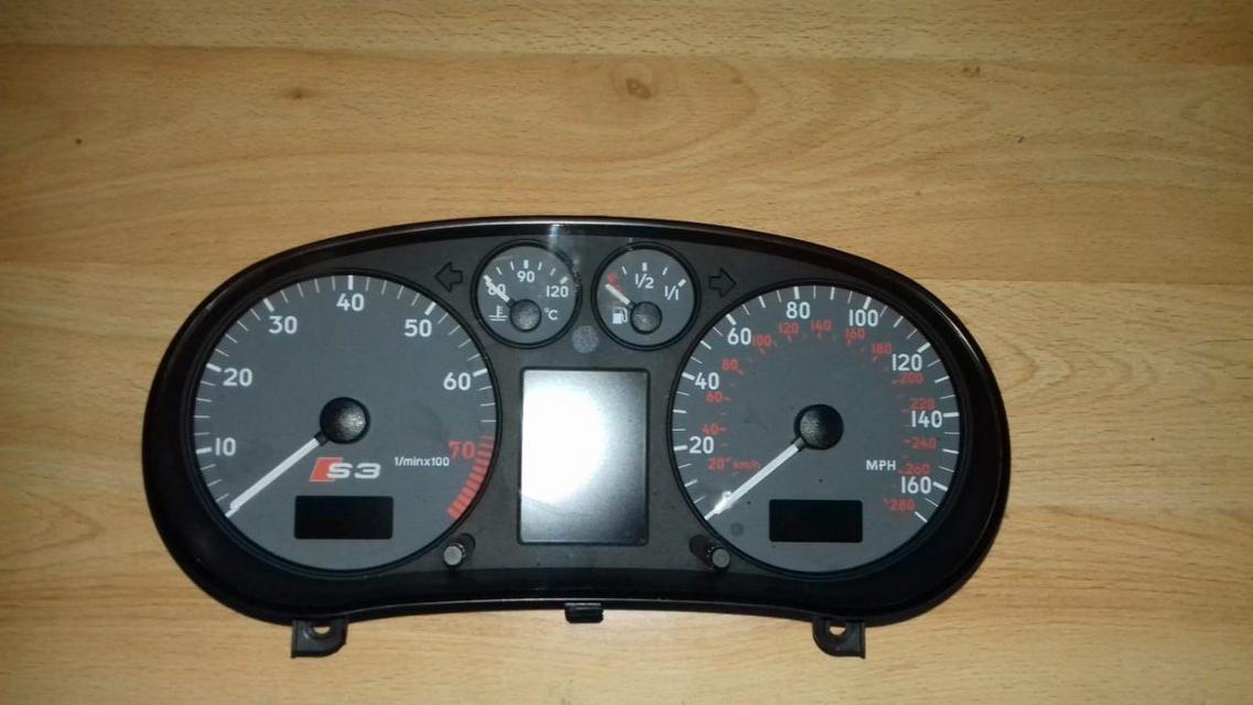 Preview of the first image of AUDI S3 CLOCK& STEERING WHEEL.
