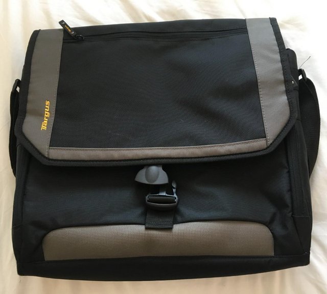 Preview of the first image of Targus Laptop - Soft Carrying Case..