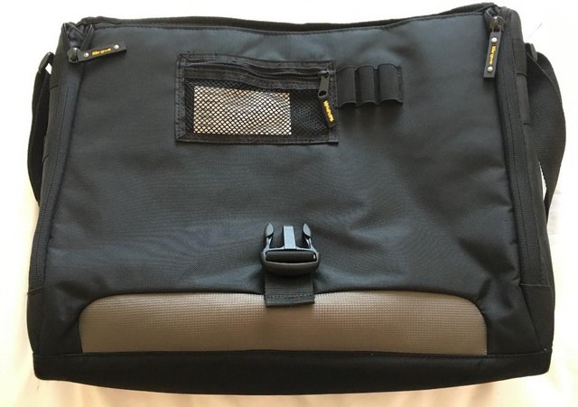 Image 2 of Targus Laptop - Soft Carrying Case.