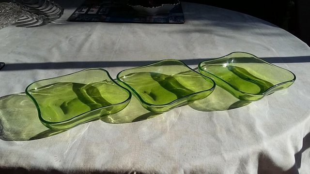Image 4 of 3 Villeroy & Boch Vivo Glassware Small Deep Bowls, Green