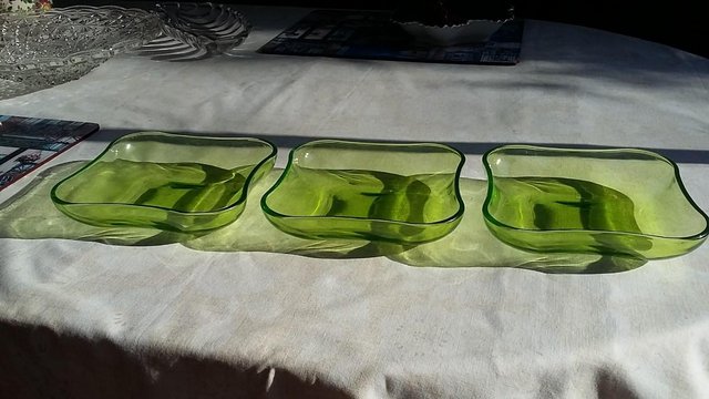 Image 6 of 3 Villeroy & Boch Vivo Glassware Small Deep Bowls, Green