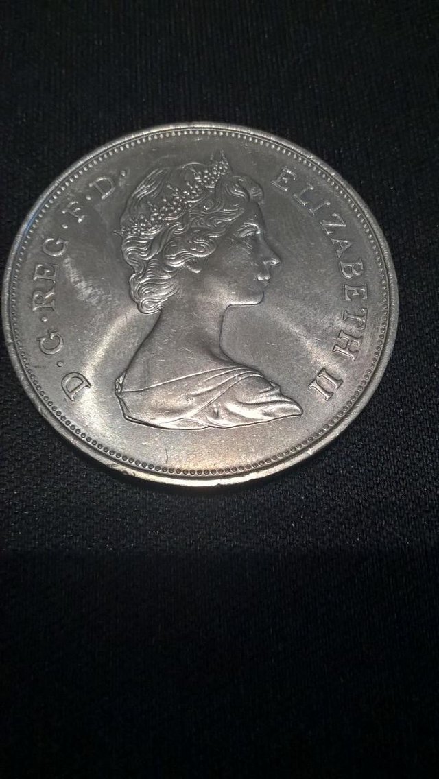 Image 3 of Coin. Queen Elizabeth the Queen mother.