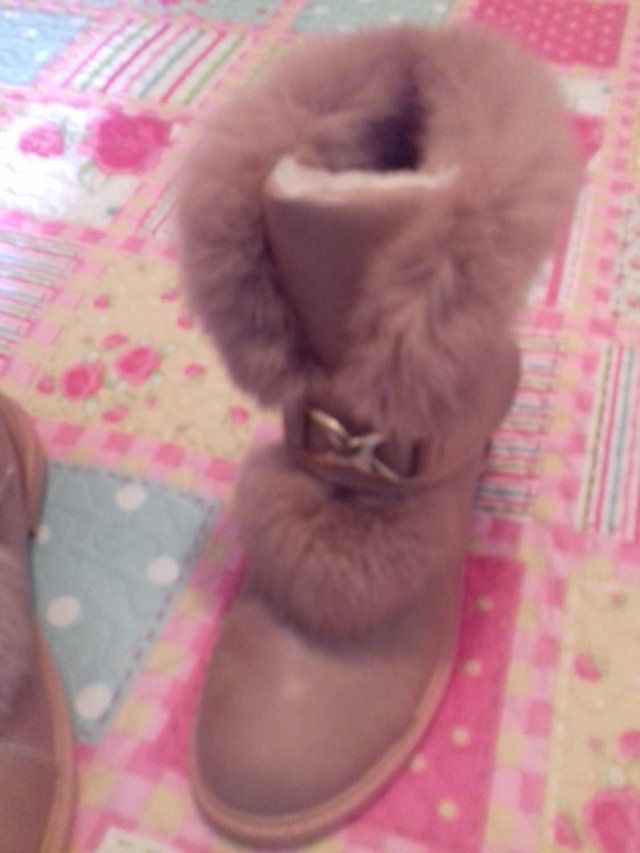 Image 2 of ladies..pink....fur......boots
