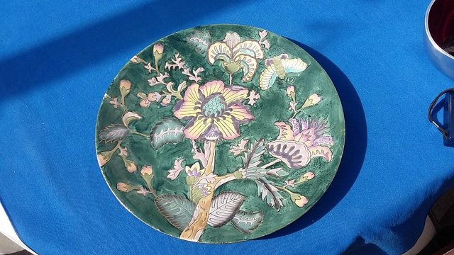 Image 4 of Chinese Hand Painted Chinoiserie Tobacco Leaf Plate