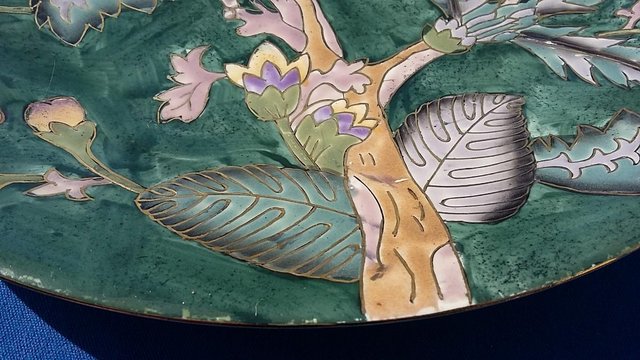 Image 5 of Chinese Hand Painted Chinoiserie Tobacco Leaf Plate