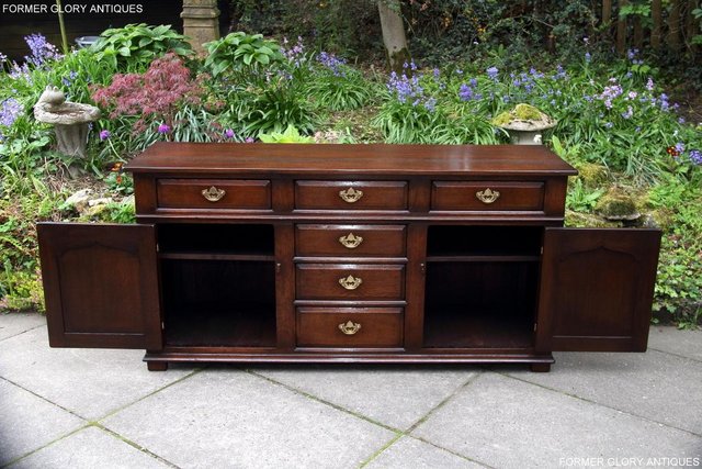 Image 18 of TITCHMARSH AND GOODWIN OAK DRESSER BASE SIDEBOARD HALL TABLE