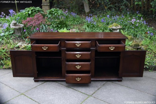 Image 44 of TITCHMARSH AND GOODWIN OAK DRESSER BASE SIDEBOARD HALL TABLE