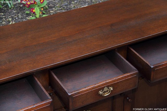 Image 63 of TITCHMARSH AND GOODWIN OAK DRESSER BASE SIDEBOARD HALL TABLE