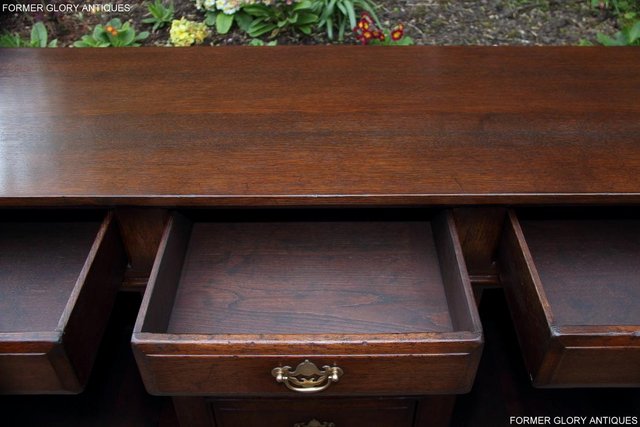 Image 86 of TITCHMARSH AND GOODWIN OAK DRESSER BASE SIDEBOARD HALL TABLE