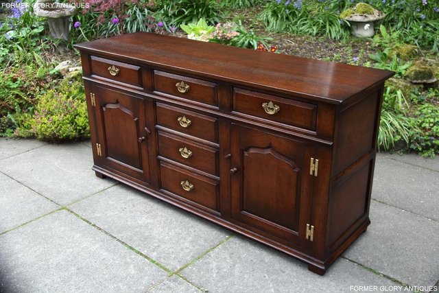 Image 101 of TITCHMARSH AND GOODWIN OAK DRESSER BASE SIDEBOARD HALL TABLE