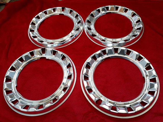 Preview of the first image of 13inch wheel beauty ring Peak Type embelishers.