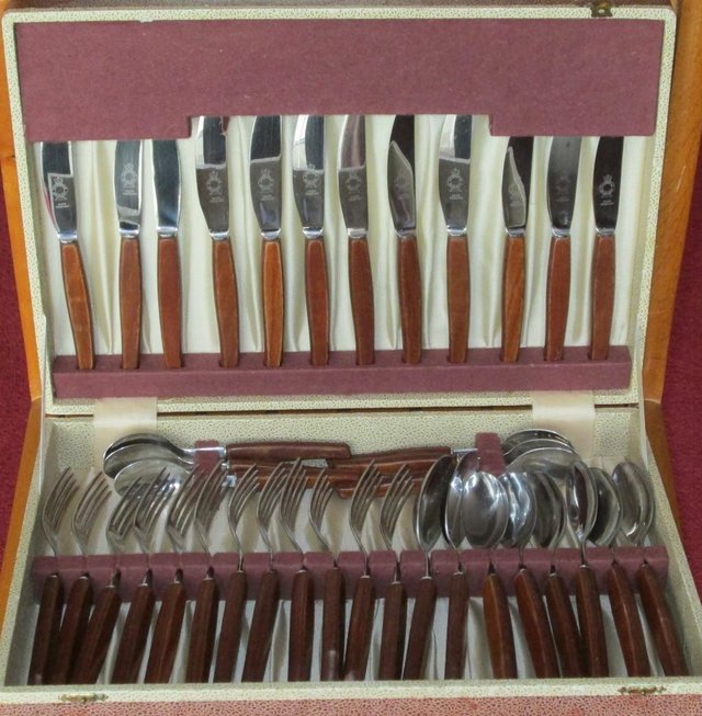 Image 3 of Canteen CUTLERY 40 pieces, s/steel rosewood handles