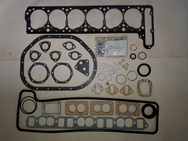 Preview of the first image of Mercedes-Benz 280S 250/8 250C/8 W108 W114 Engine Gasket Set.