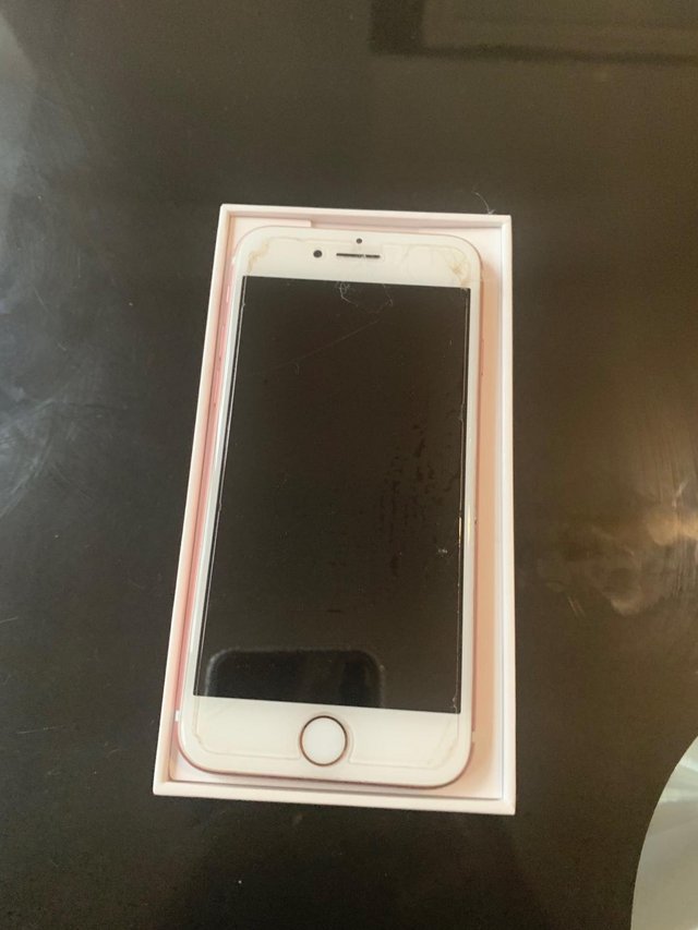 Preview of the first image of Apple iPhone 7 - 256GB - Rose Gold (Unlocked) A1778 (GSM).
