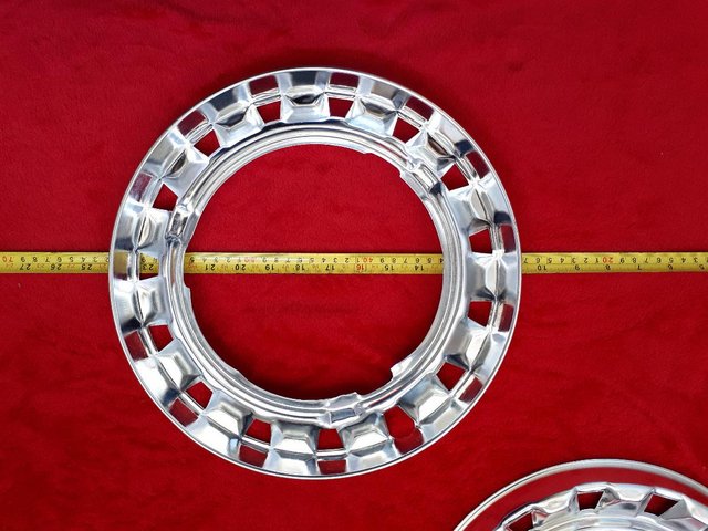 Image 3 of Classic Car 13inch wheel beauty ring Peak Type embelishers