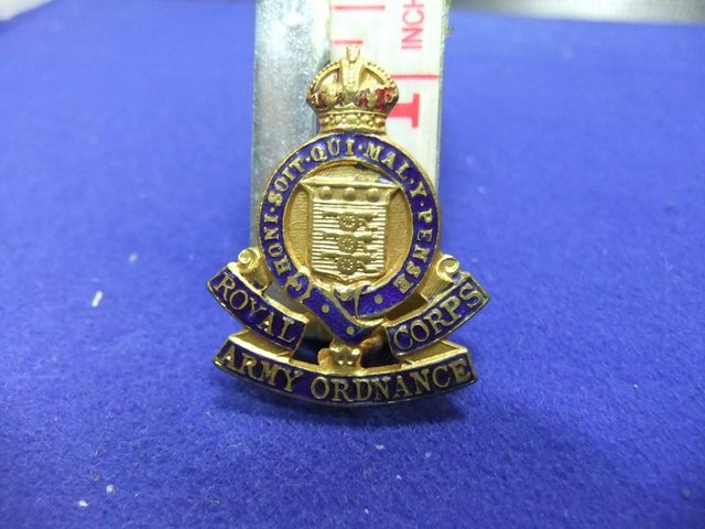 Image 2 of sweetheart badge ww2 royal army ordnance corps kings home fr
