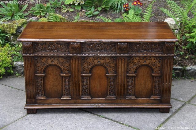 Image 11 of A TITCHMARSH AND GOODWIN CARVED OAK BLANKET BOX CHEST COFFER