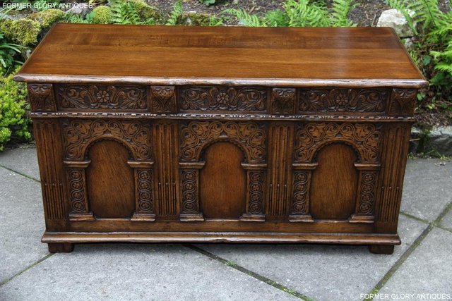 Image 22 of A TITCHMARSH AND GOODWIN CARVED OAK BLANKET BOX CHEST COFFER