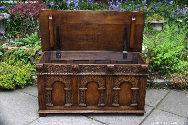Image 24 of A TITCHMARSH AND GOODWIN CARVED OAK BLANKET BOX CHEST COFFER