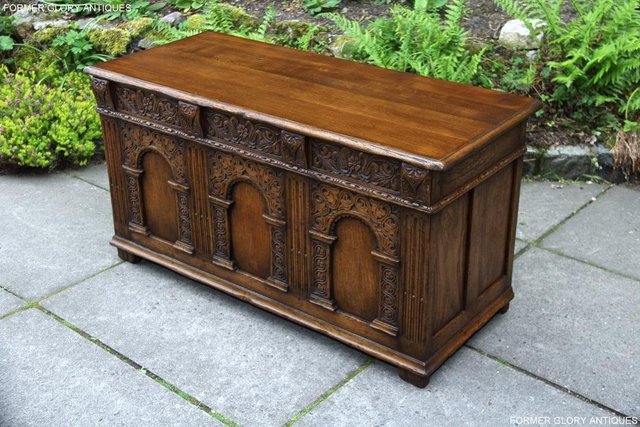 Image 30 of A TITCHMARSH AND GOODWIN CARVED OAK BLANKET BOX CHEST COFFER