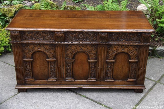 Image 65 of A TITCHMARSH AND GOODWIN CARVED OAK BLANKET BOX CHEST COFFER