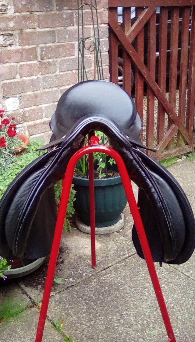 Preview of the first image of GP Black LeatherSaddle.