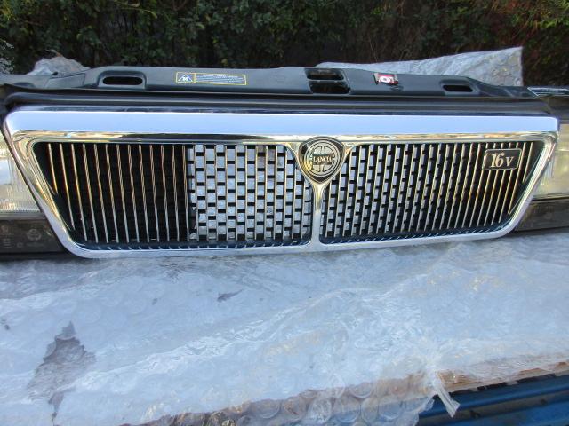 Image 2 of Front grill with headlights for Lancia Thema 16v