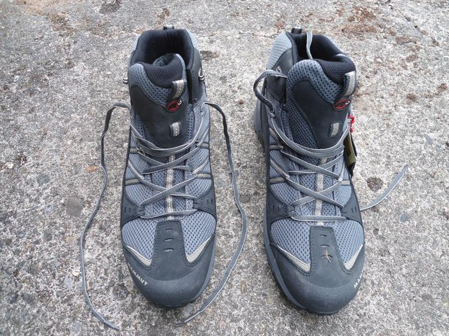 Image 3 of Walking boots - unused