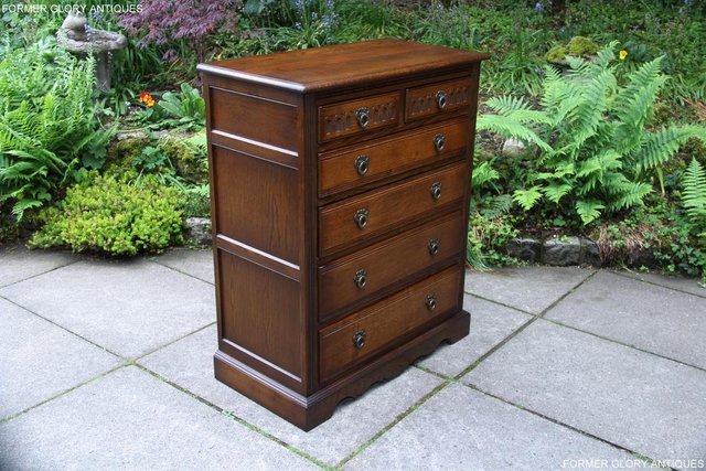 Image 63 of AN OLD CHARM CARVED LIGHT OAK CHEST OF SIX DRAWERS TV STAND