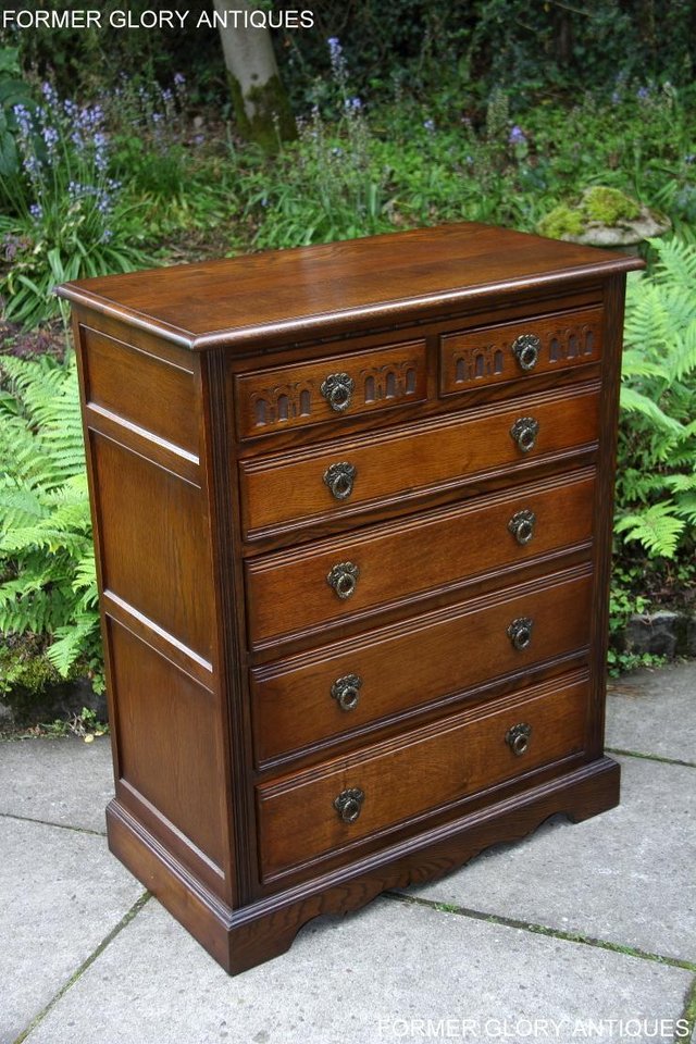 Image 81 of AN OLD CHARM CARVED LIGHT OAK CHEST OF SIX DRAWERS TV STAND