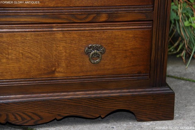 Image 85 of AN OLD CHARM CARVED LIGHT OAK CHEST OF SIX DRAWERS TV STAND