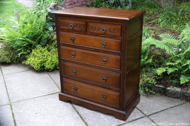 Image 91 of AN OLD CHARM CARVED LIGHT OAK CHEST OF SIX DRAWERS TV STAND