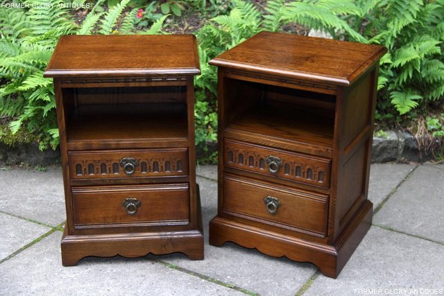 Image 44 of PAIR OF OLD CHARM OAK BEDSIDE CABINETS LAMP TABLE DRAWERS