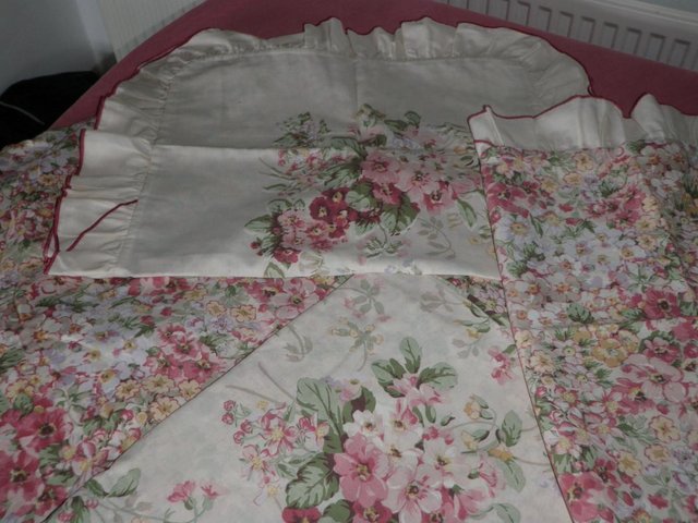 Preview of the first image of Floral Single Bedding.