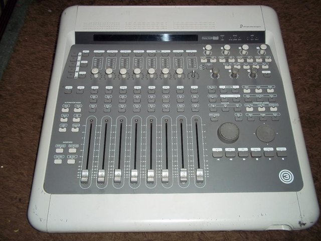 Preview of the first image of Digidesign Digi 003 Factory Pro Tools LE Workstation.