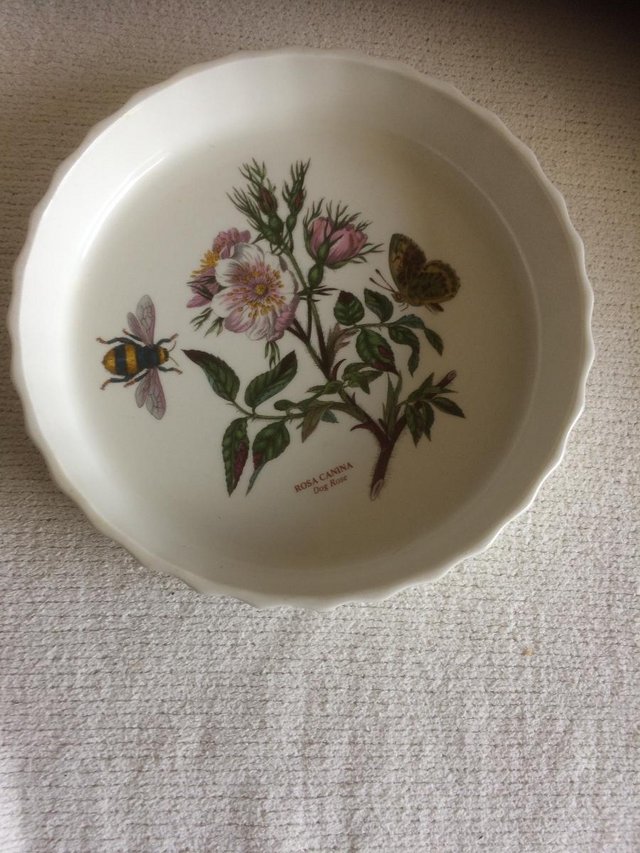 Image 2 of Portmeirion Fluted Flan /Quiche Dish(rosa canina) dog rose