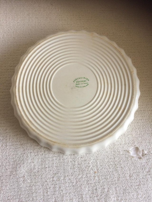 Image 3 of Portmeirion Fluted Flan /Quiche Dish(rosa canina) dog rose