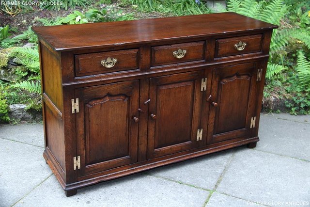 Image 3 of A TITCHMARSH AND GOODWIN OAK SIDEBOARD DRESSER BASE CABINET